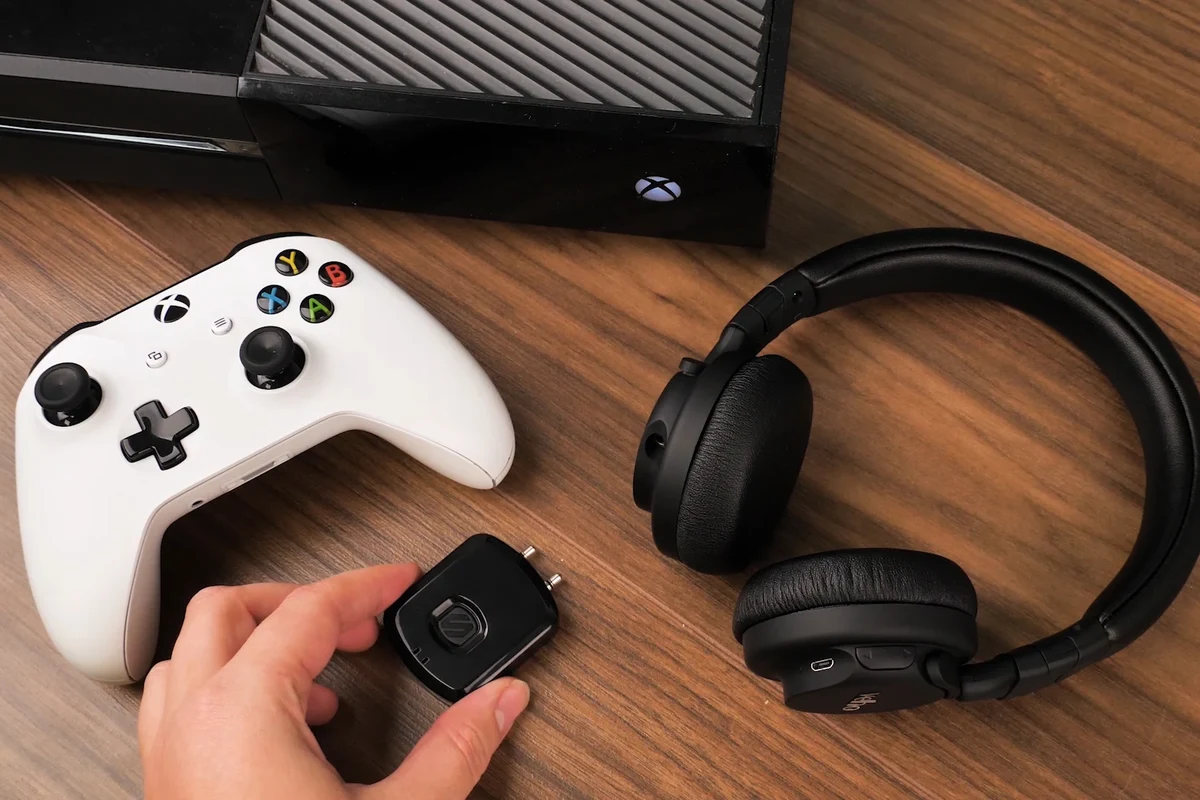 Bluetooth headphones with Xbox Series S setup using TV transmitter and wireless gaming headset