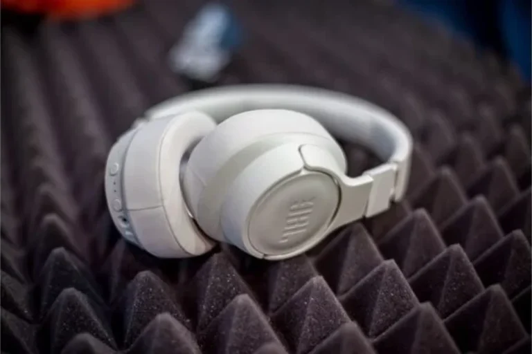 Why Do My JBL Headphones Keep Pausing Fixes That Work