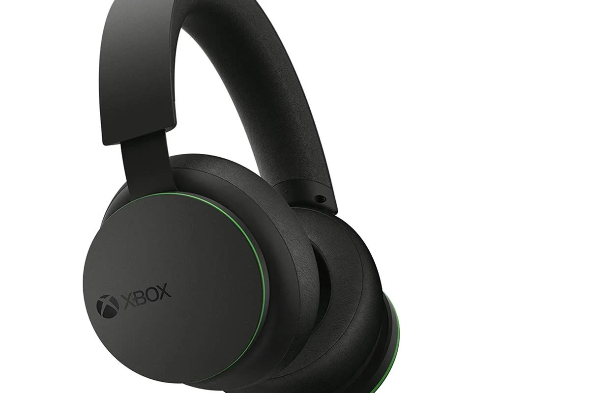 Xbox One controller with wired headphones connected for gaming audio